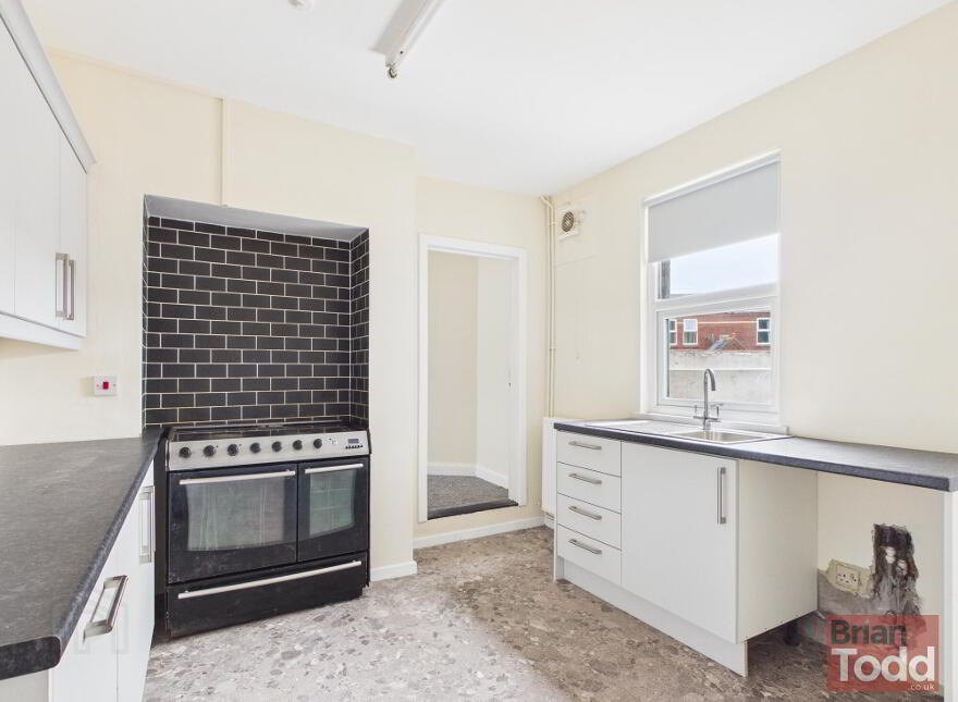 12 Glynn Road, Larne, BT40 3BB