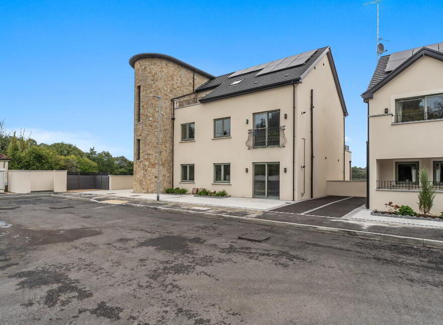 Carrigan Quay Apartment, Carrigan Quay, Sligo Road, Enniskillen, BT74 7JZ