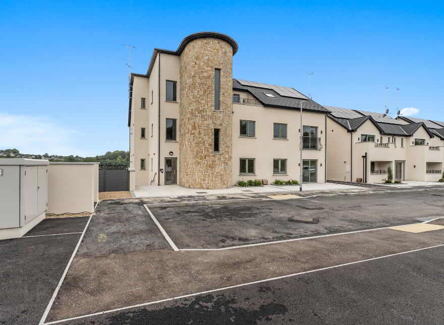 Carrigan Quay Apartment, Carrigan Quay, Sligo Road, Enniskillen, BT74 7JZ