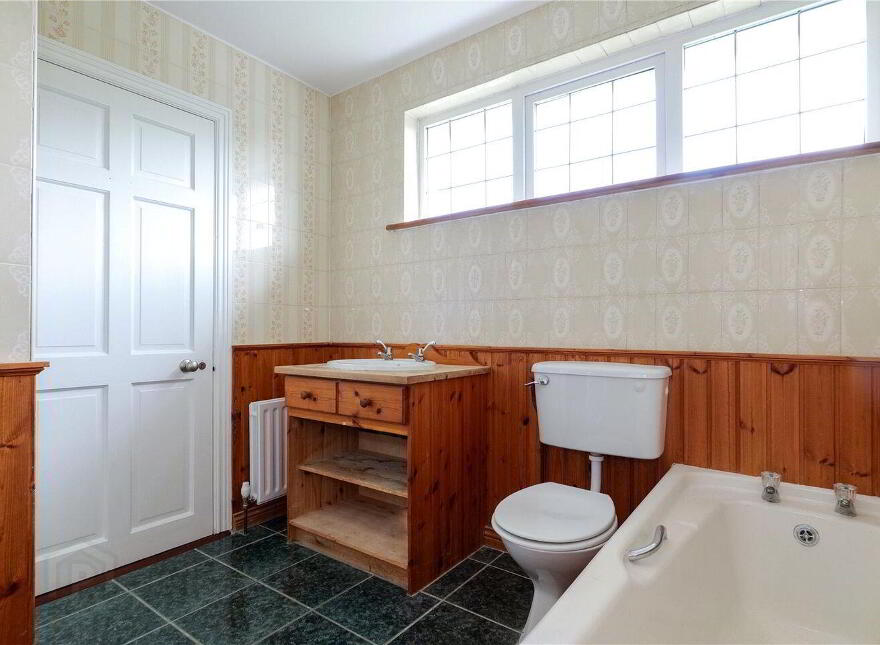 8 Rockbarton Green, Salthill, Salthill, H91YN1F