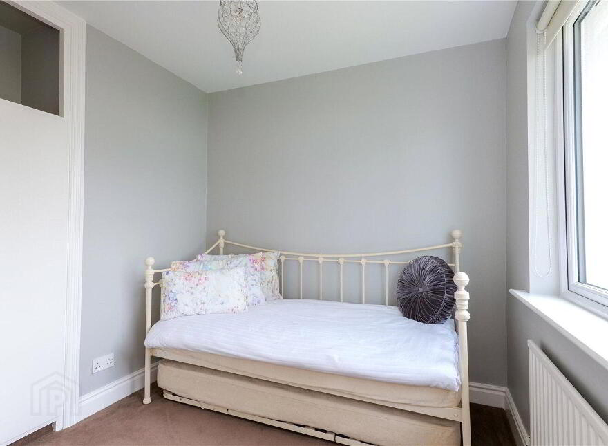 8 Rockbarton Green, Salthill, Salthill, H91YN1F
