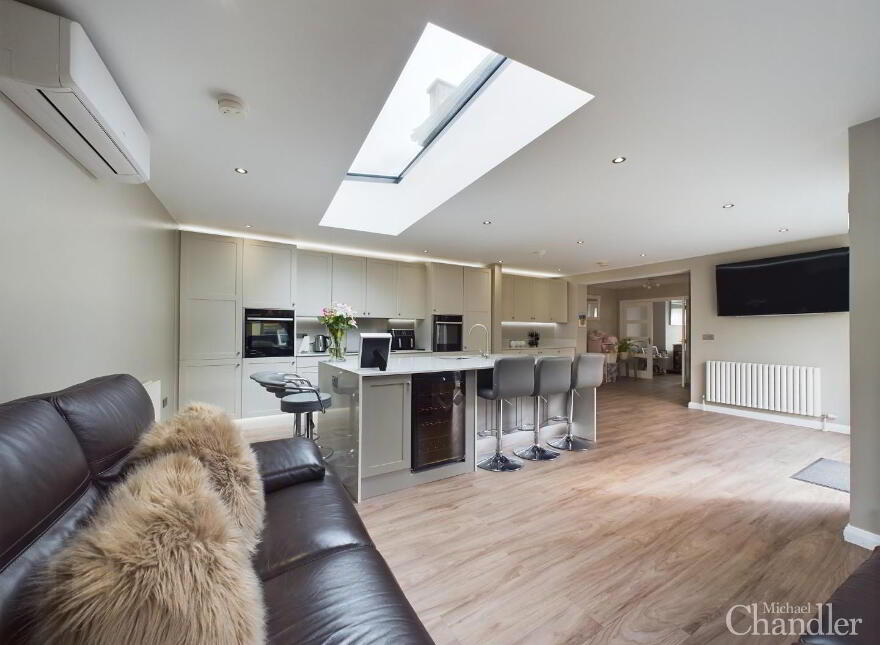 18 Clarehill Lane, Holywood, BT18 9NL