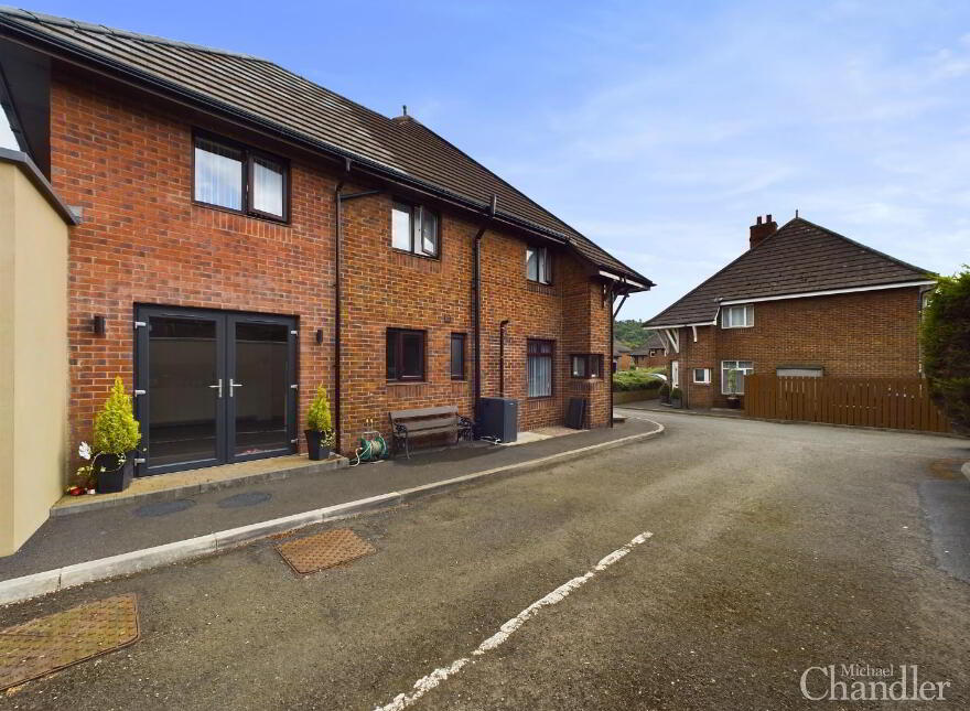 18 Clarehill Lane, Holywood, BT18 9NL