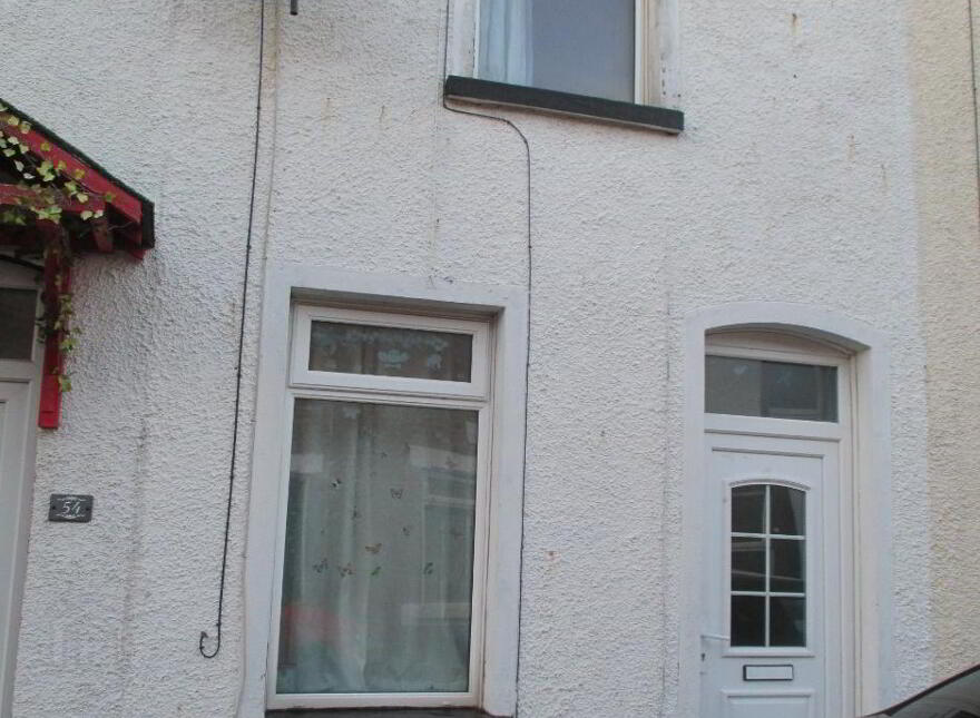Lisavon Street, Belfast, BT4 1LH