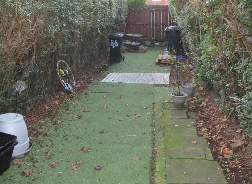 Lisavon Street, Belfast, BT4 1LH