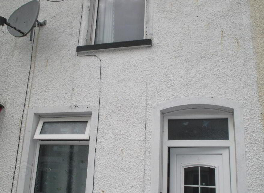 Lisavon Street, Belfast, BT4 1LH