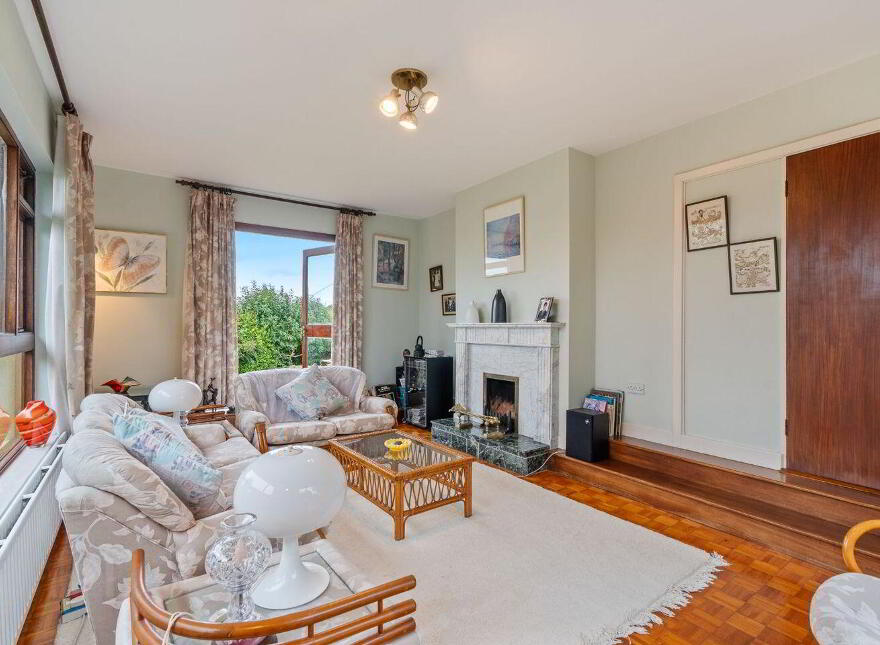 The Glen, Meadowlands, Upper Rochestown, Rochestown, T12DHD1