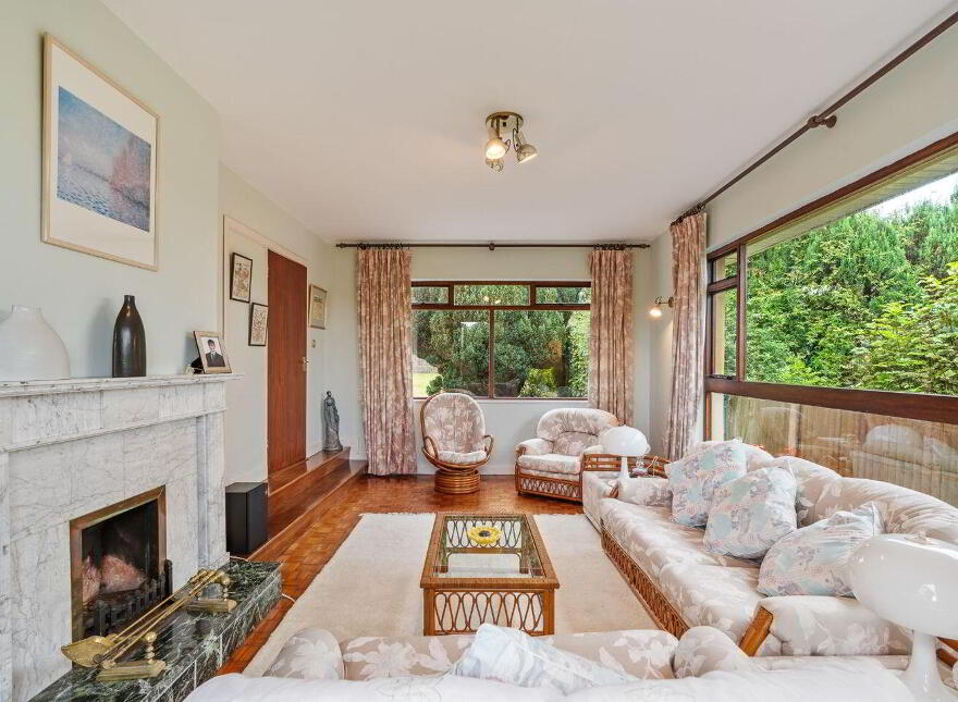 The Glen, Meadowlands, Upper Rochestown, Rochestown, T12DHD1