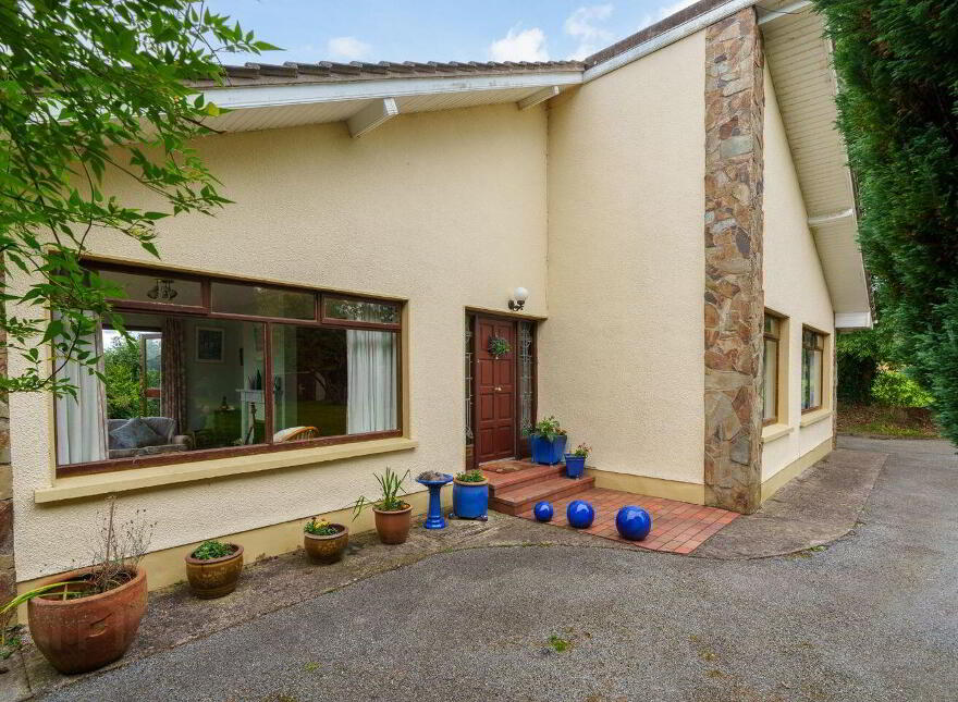 The Glen, Meadowlands, Upper Rochestown, Rochestown, T12DHD1
