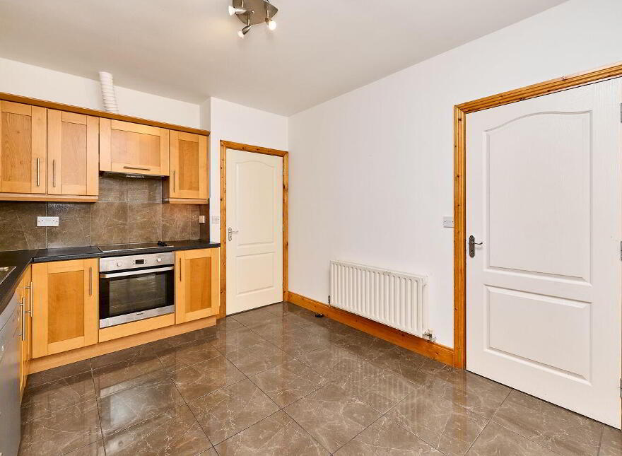 19 The Square, Innwood, Enfield, A83V624