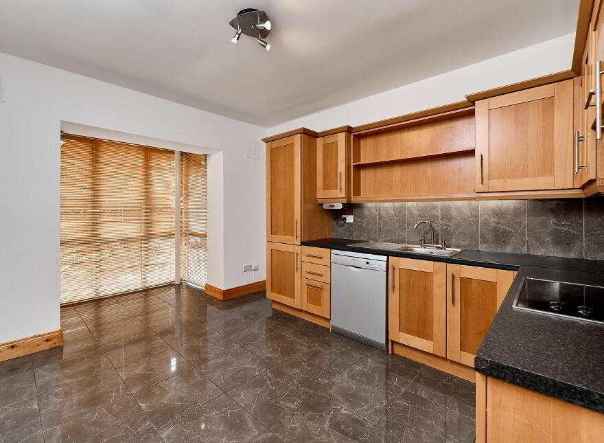19 The Square, Innwood, Enfield, A83V624