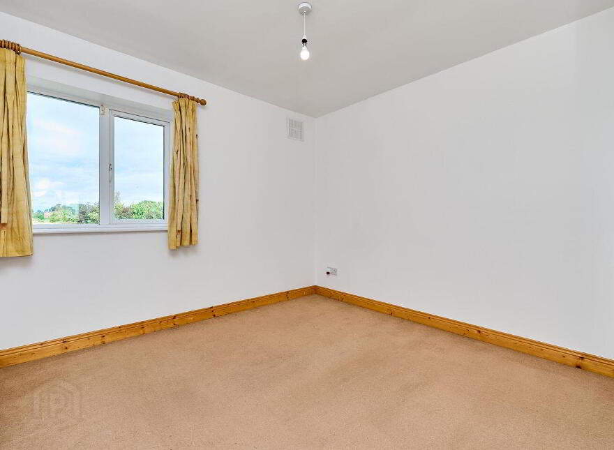 19 The Square, Innwood, Enfield, A83V624