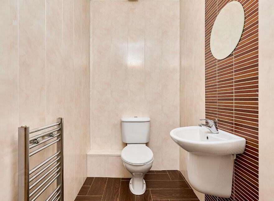 19 The Square, Innwood, Enfield, A83V624