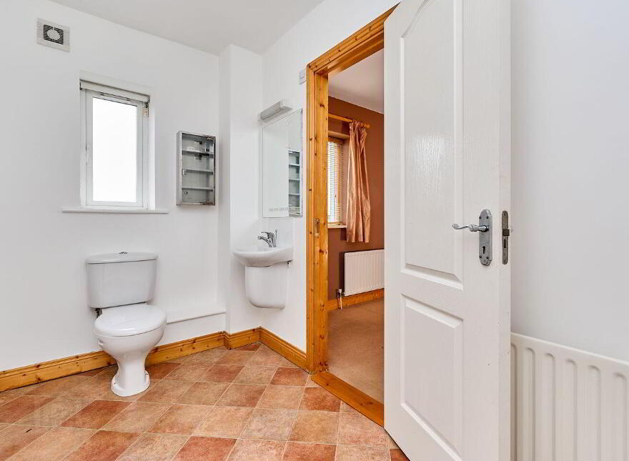 19 The Square, Innwood, Enfield, A83V624