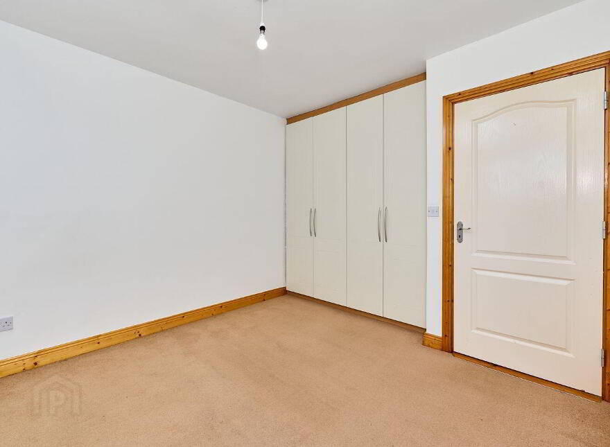 19 The Square, Innwood, Enfield, A83V624