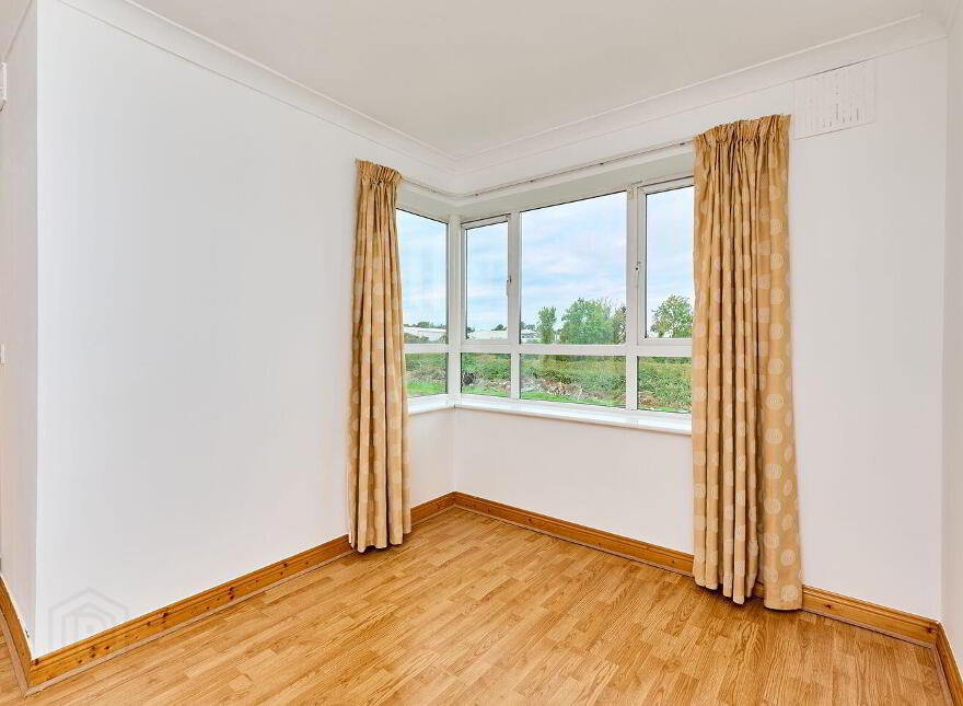 19 The Square, Innwood, Enfield, A83V624