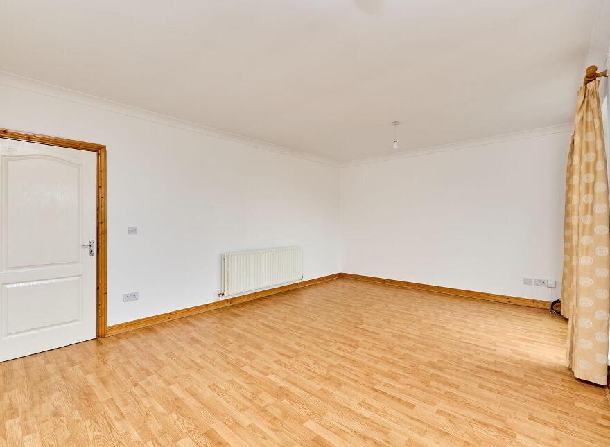 19 The Square, Innwood, Enfield, A83V624
