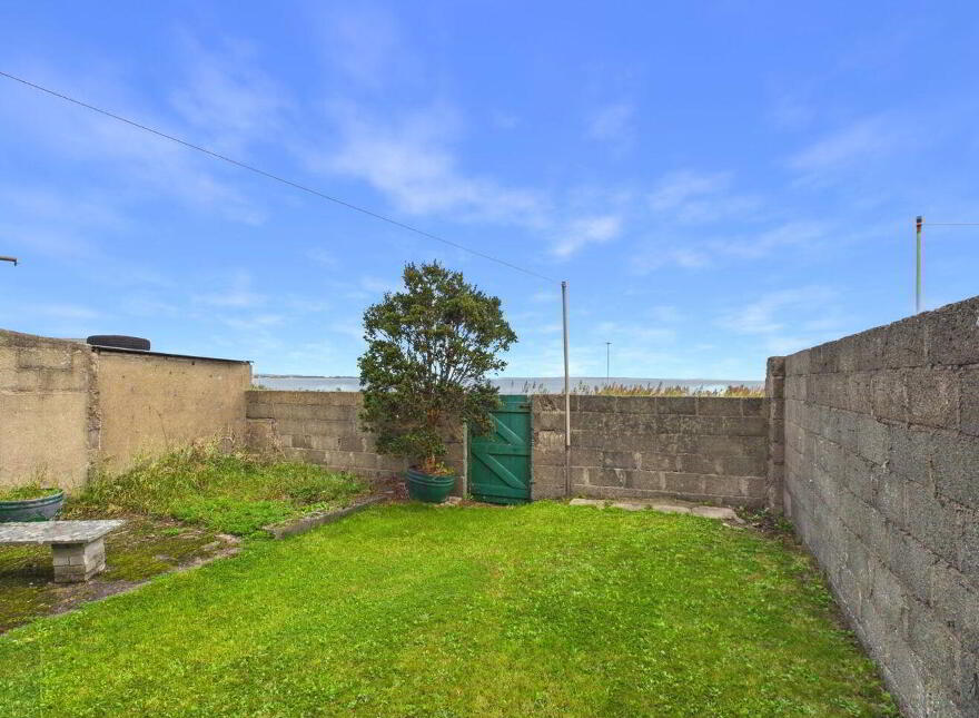 18 Greenore Park, Rosslare Harbour, Y35D1K5