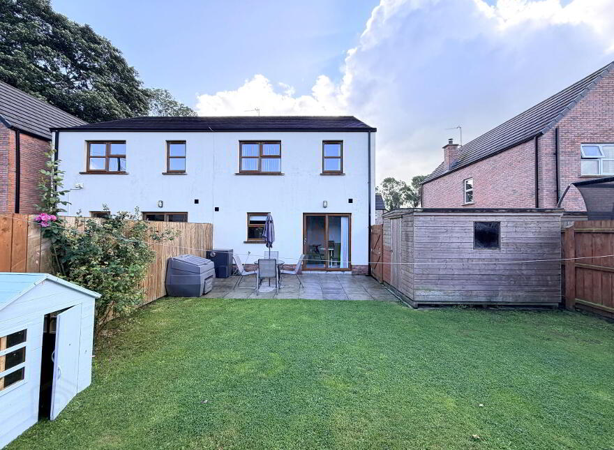 38 Nicholson Green, Donaghcloney, BT66 7UY