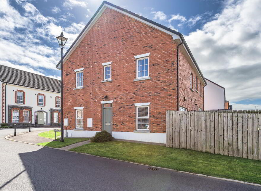39 Harlow Green, Moira, BT67 0XH