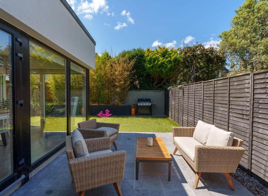 4 Manor Lawn, Thornbury View, Rochestown, T12XD6C
