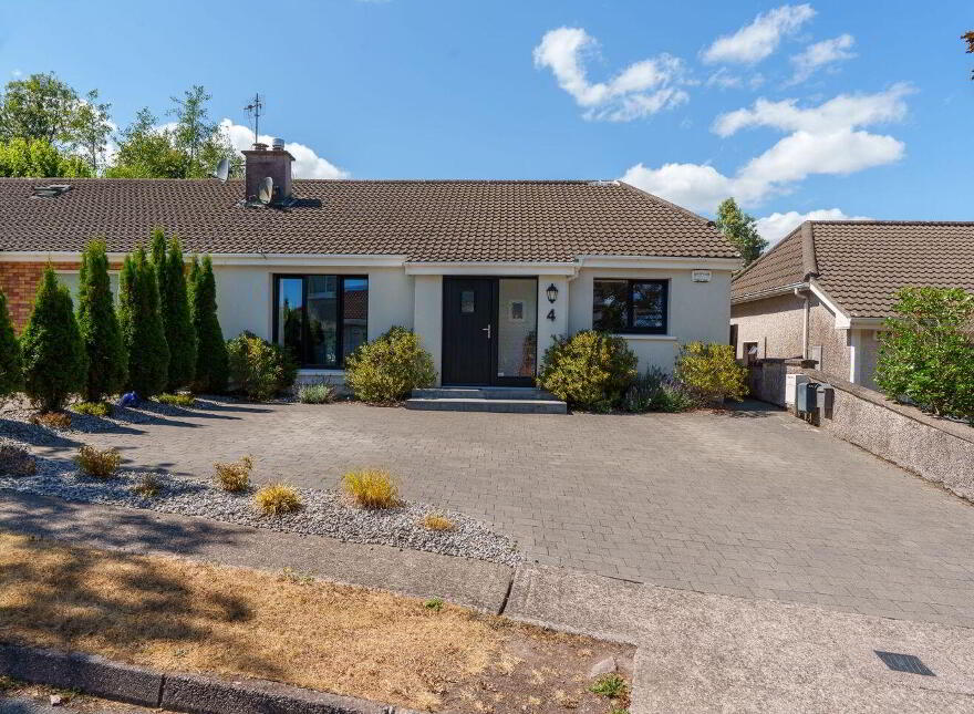 4 Manor Lawn, Thornbury View, Rochestown, T12XD6C