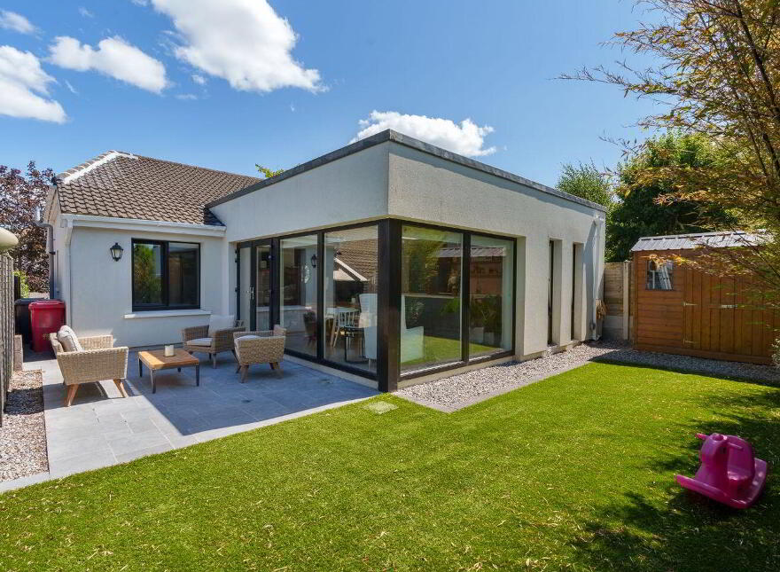 4 Manor Lawn, Thornbury View, Rochestown, T12XD6C
