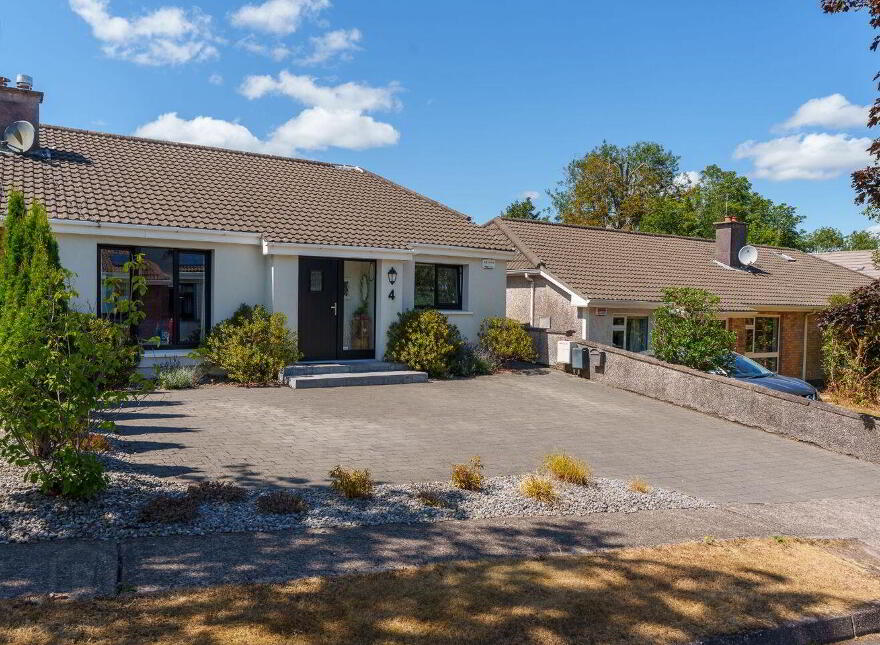 4 Manor Lawn, Thornbury View, Rochestown, T12XD6C