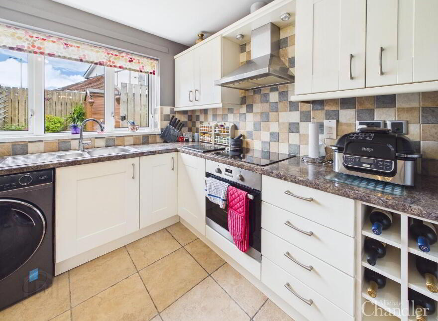 15 Rossdale Gardens, Belfast, BT8 6XG