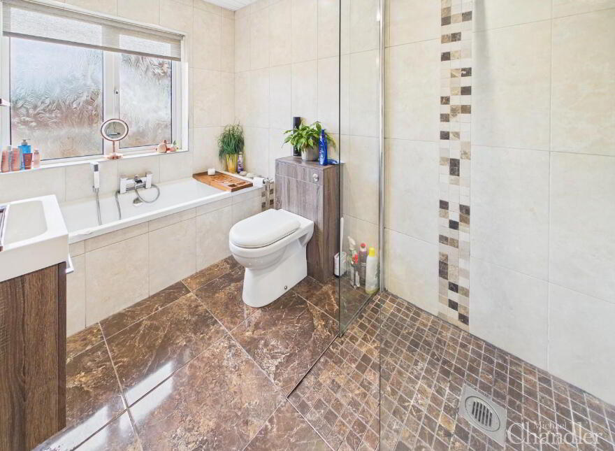 15 Rossdale Gardens, Belfast, BT8 6XG