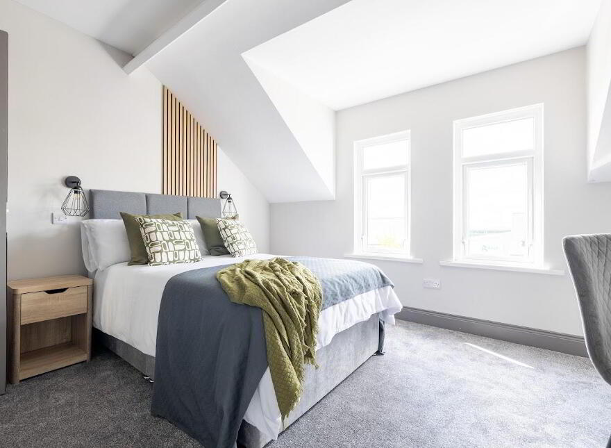 Room 5, 65 Ballygomartin Road, Belfast, BT13 3LB