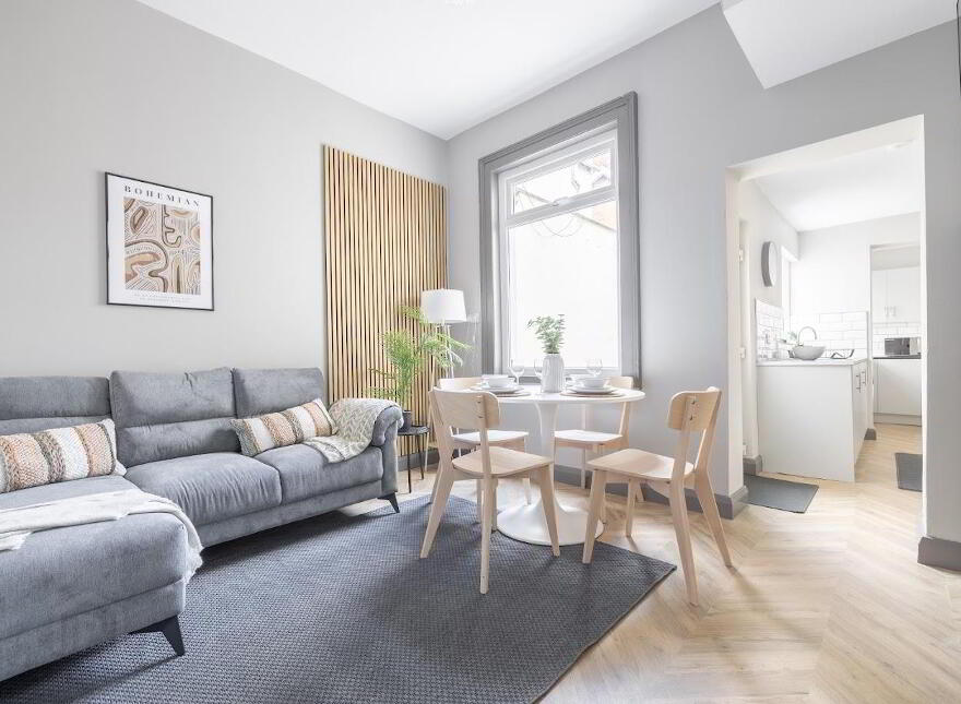 Room 5, 65 Ballygomartin Road, Belfast, BT13 3LB