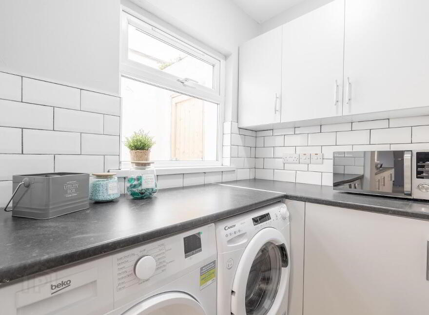 Room 5, 65 Ballygomartin Road, Belfast, BT13 3LB