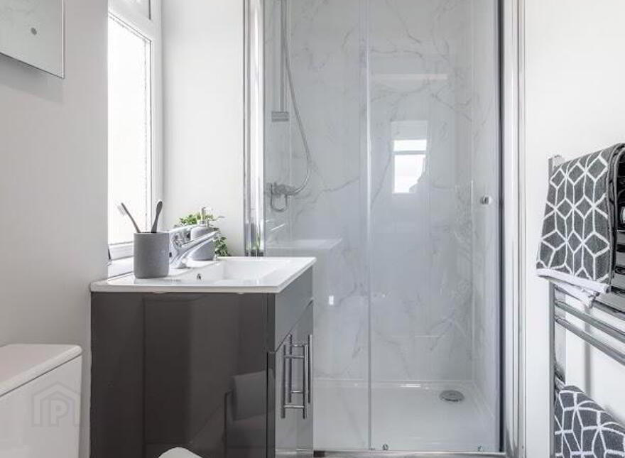 Room 5, 65 Ballygomartin Road, Belfast, BT13 3LB