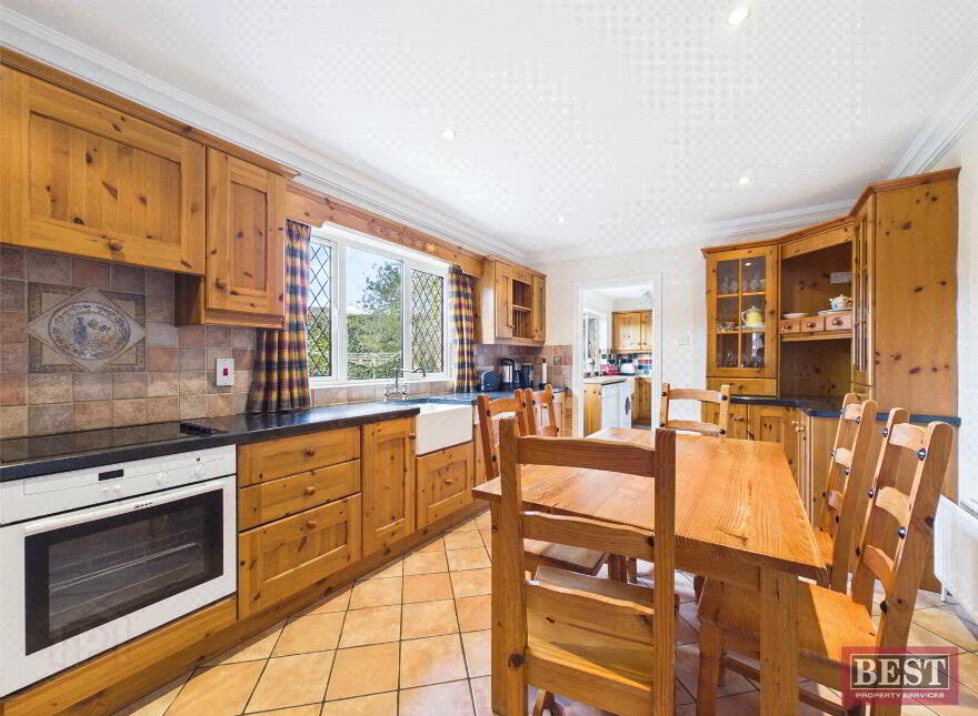 2 Moygannon Road, Warrenpoint, Newry, BT34 3QJ