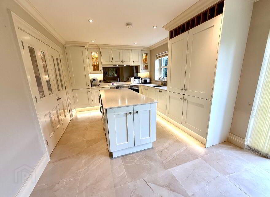 23 Oak Country Park, Waterside, L'Derry, BT47 6HQ