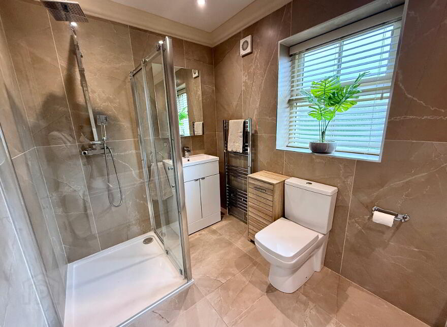 23 Oak Country Park, Waterside, L'Derry, BT47 6HQ