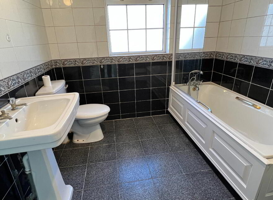 34 Lough Shore Road, Enniskillen, BT74 5NH