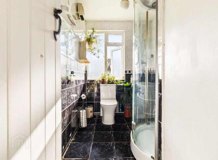 Lahard, Whitegate, Midleton, P25P267