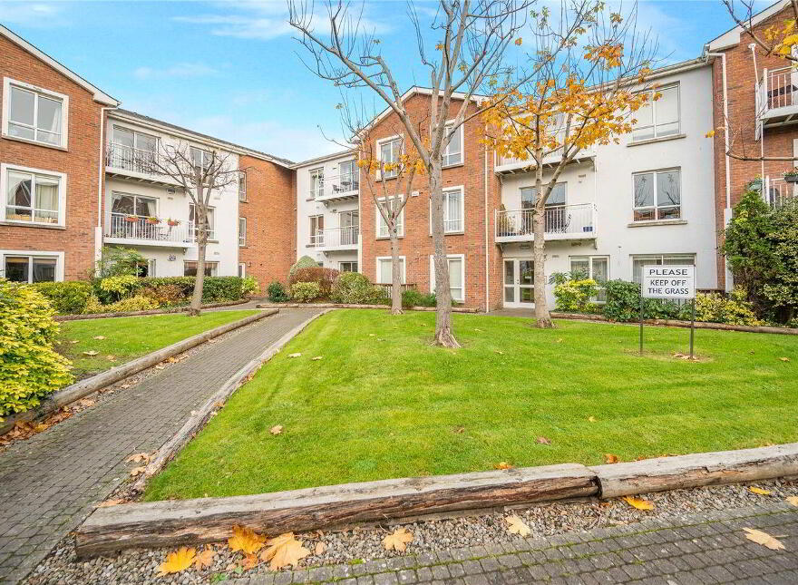 77 Saint James' Wood, 77 Saint James' Woods, South Circula...South Circular Road, D08EF99