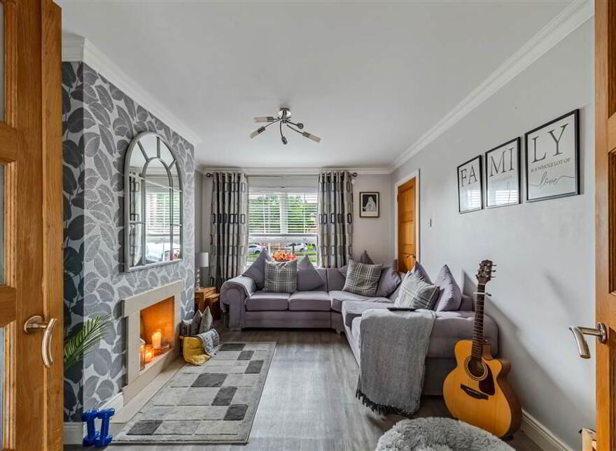 16 Mount Eagles Square, Dunmurry, Belfast, BT17 0GZ