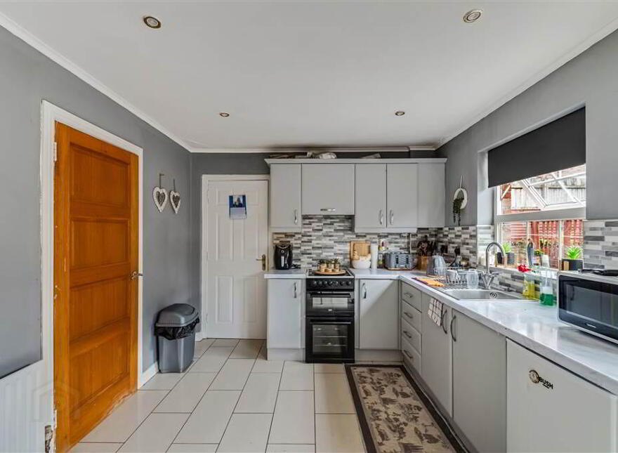 16 Mount Eagles Square, Dunmurry, Belfast, BT17 0GZ