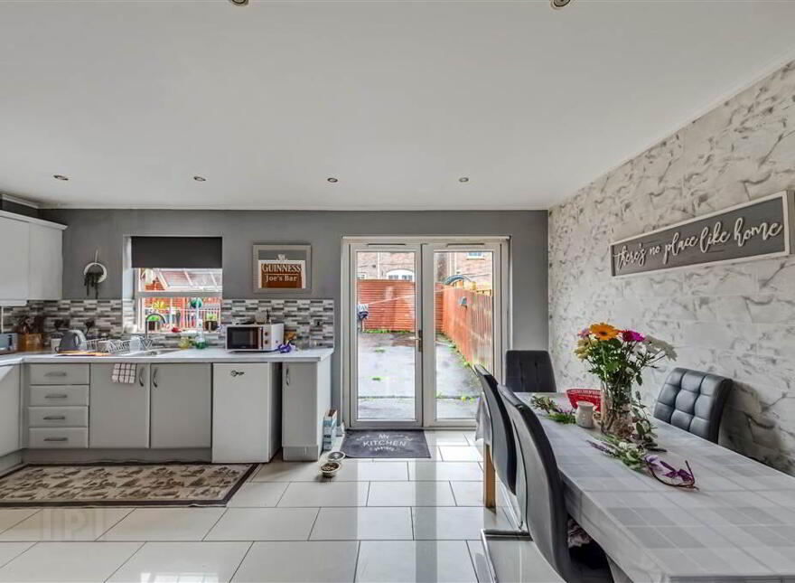 16 Mount Eagles Square, Dunmurry, Belfast, BT17 0GZ