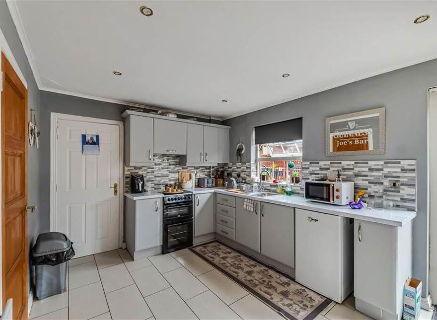 16 Mount Eagles Square, Dunmurry, Belfast, BT17 0GZ