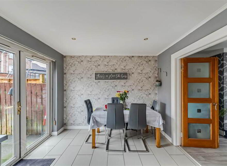 16 Mount Eagles Square, Dunmurry, Belfast, BT17 0GZ