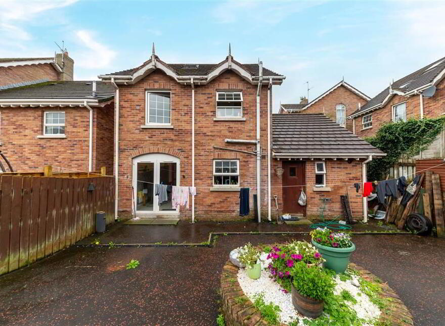 16 Mount Eagles Square, Dunmurry, Belfast, BT17 0GZ