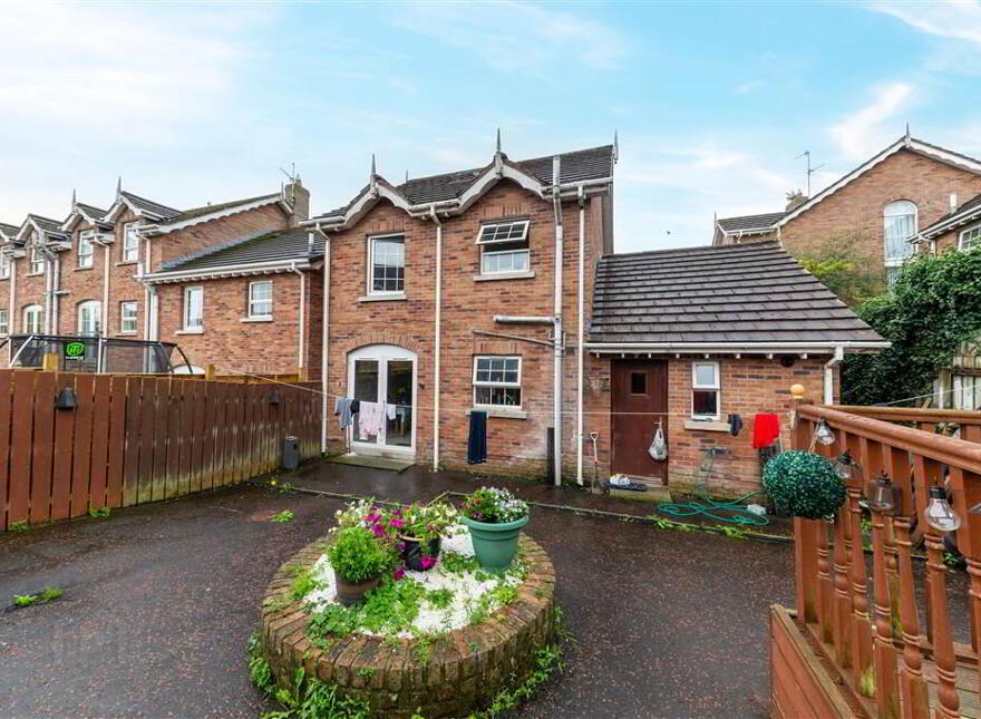 16 Mount Eagles Square, Dunmurry, Belfast, BT17 0GZ