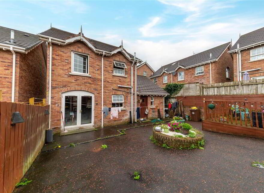 16 Mount Eagles Square, Dunmurry, Belfast, BT17 0GZ