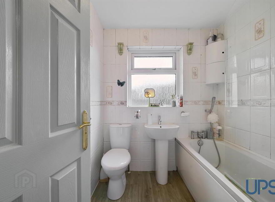 51 Lagmore Grove, Stewartstown Road, Belfast, BT17 0TD