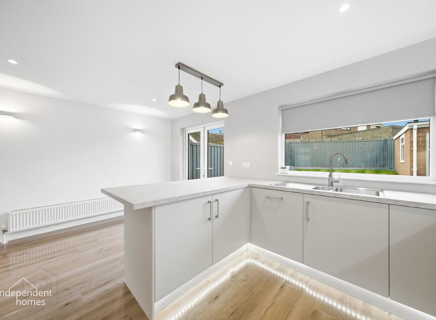 25 Argyll View, Larne, BT40 2JR